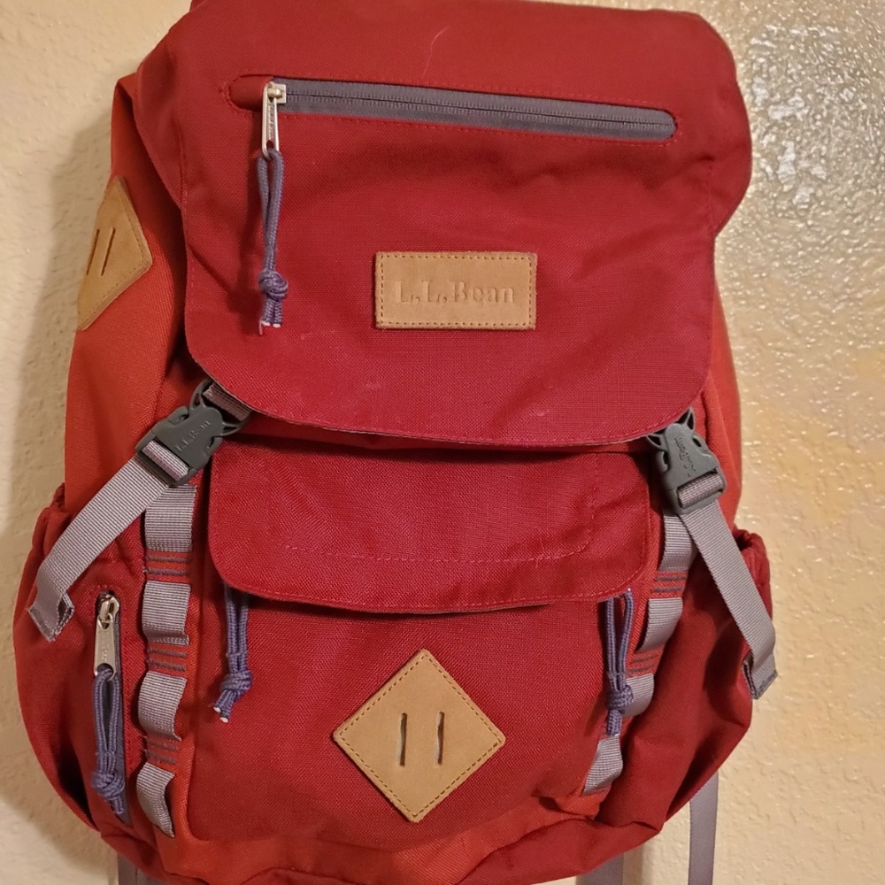 LL Bean - Drawstring Backpack with Laptop storage
